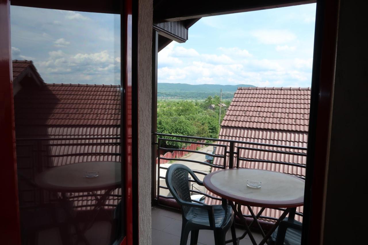 Pensiunea Arthur Râmnicu Vâlcea Exterior foto
