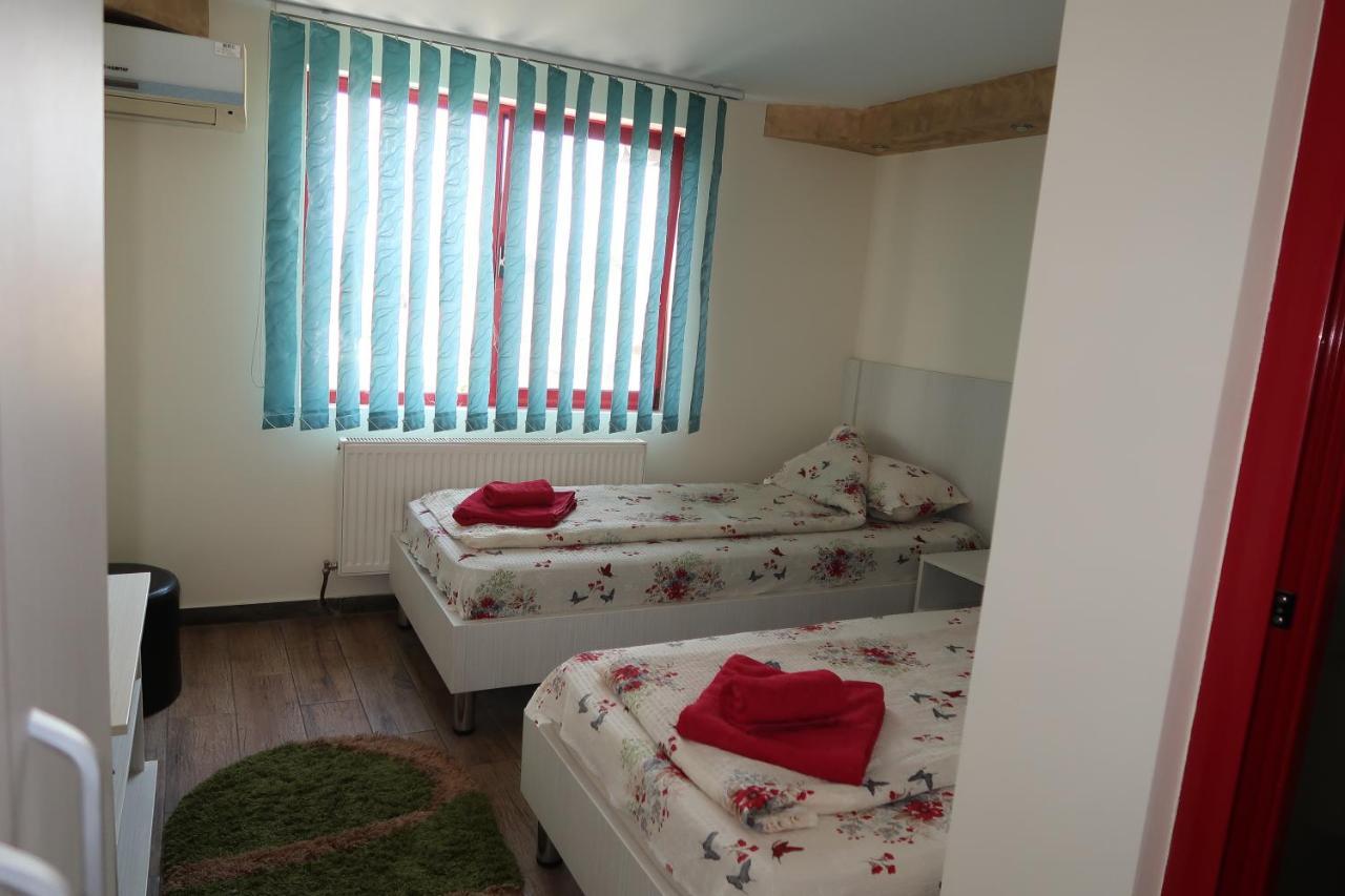 Pensiunea Arthur Râmnicu Vâlcea Exterior foto